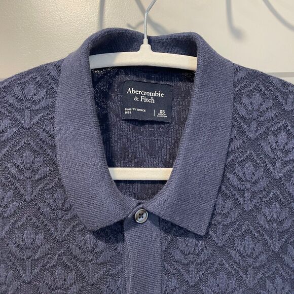 Abercrombie navy blue sweater button down, size XS - Picture 3 of 7